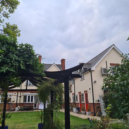 Peaceful Self Contained Studio In Lovely Garden. Hinckley Exterior foto
