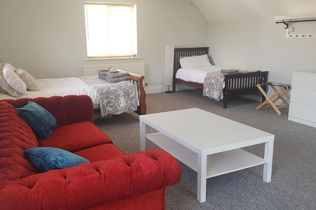 Peaceful Self Contained Studio In Lovely Garden. Hinckley Exterior foto