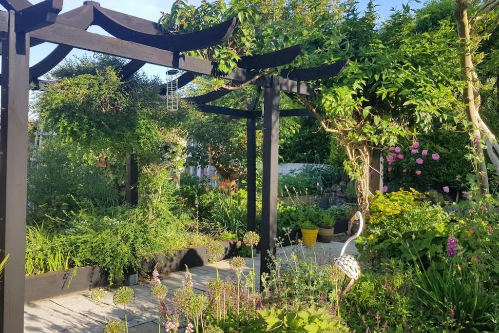 Peaceful Self Contained Studio In Lovely Garden. Hinckley Exterior foto