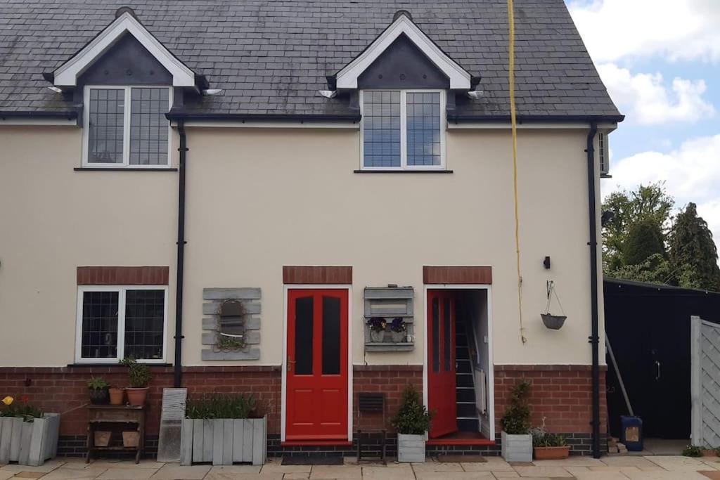 Peaceful Self Contained Studio In Lovely Garden. Hinckley Exterior foto