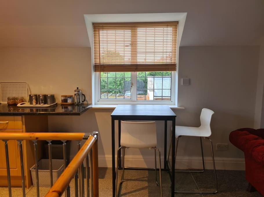 Peaceful Self Contained Studio In Lovely Garden. Hinckley Exterior foto